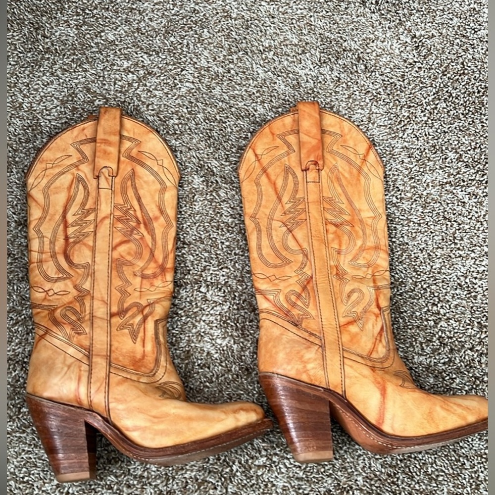 Heeled cowboy boots